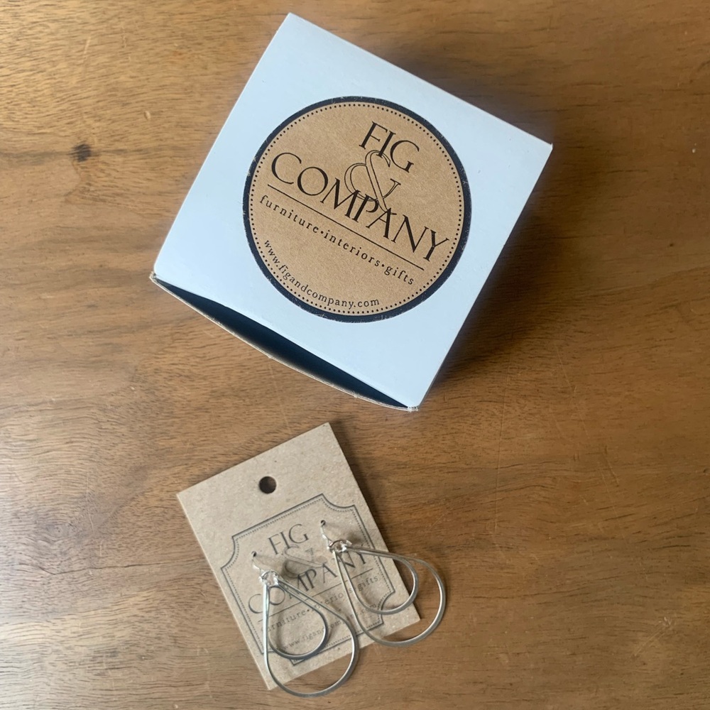 NEVER WORN Fig & Company Silver Earrings